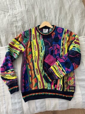 Carlo Calucci, Vibrant Multicolor Crewneck Sweater in Blue, Yellow & Pink